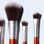 elle-clean-makeup-brush-1518108519